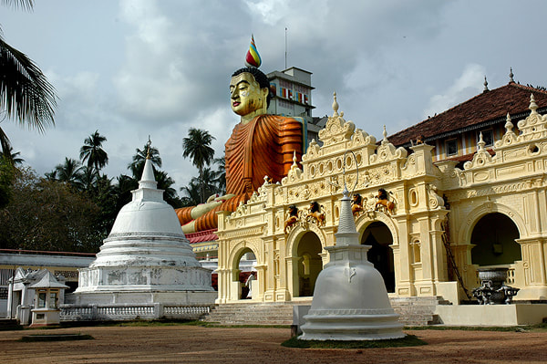 Wewurukannala Vihara Buddha statue